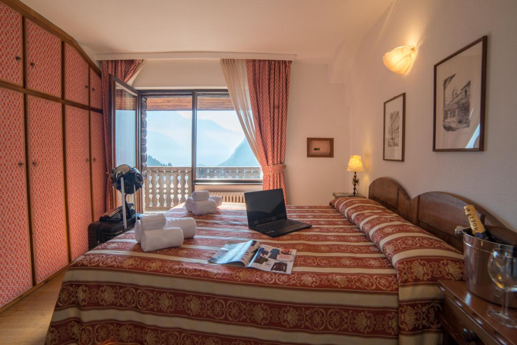 Hg Hotel Italia Brusson Dış mekan fotoğraf