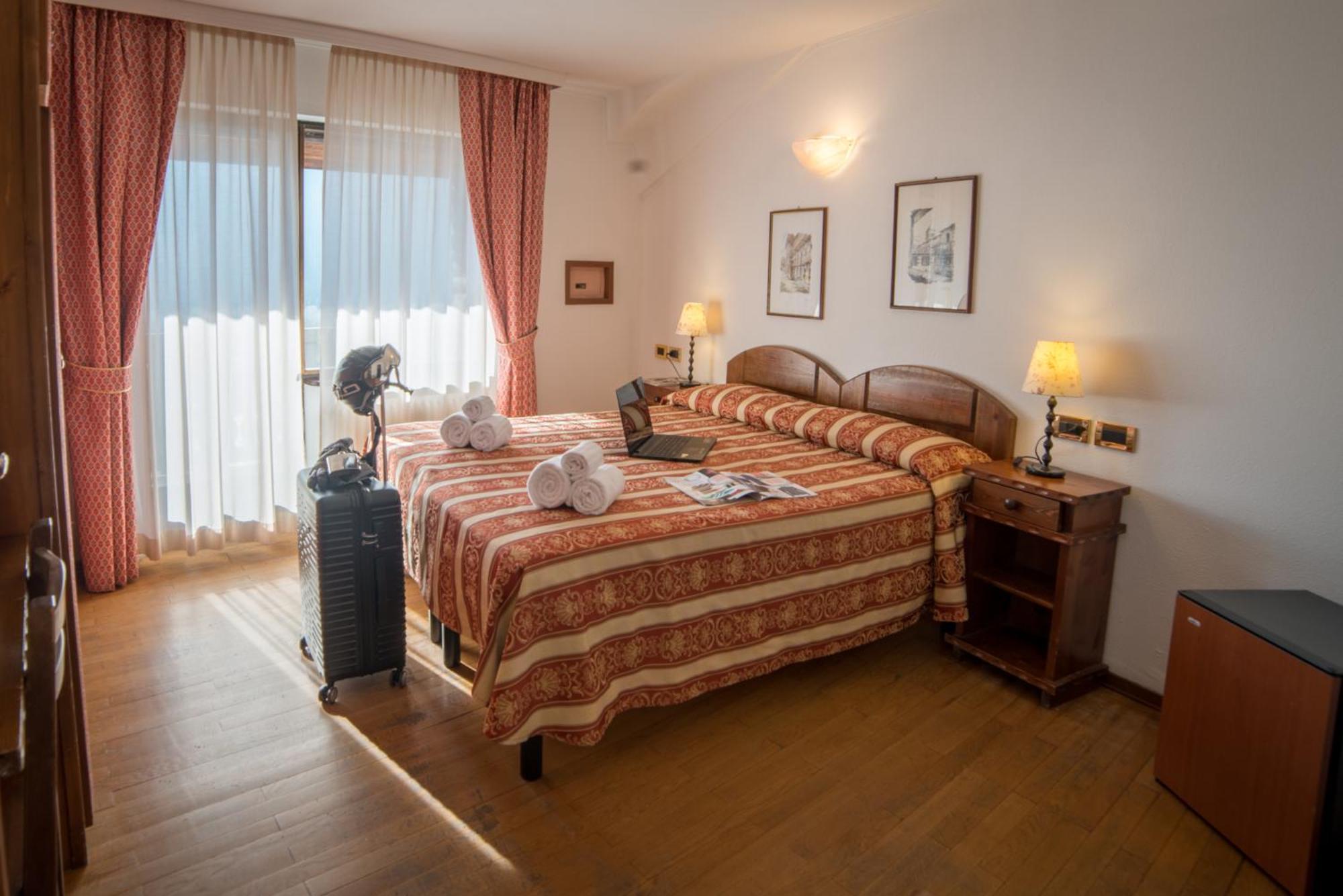 Hg Hotel Italia Brusson Dış mekan fotoğraf