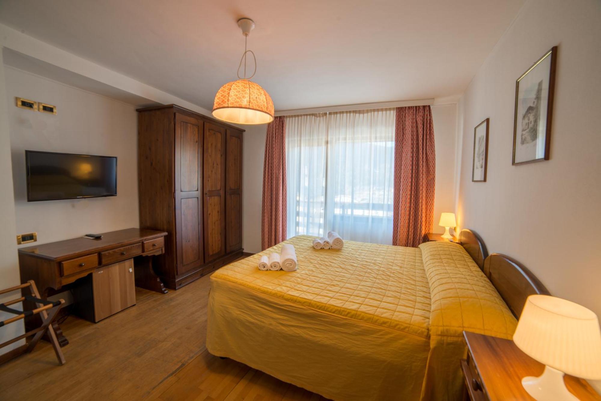 Hg Hotel Italia Brusson Dış mekan fotoğraf