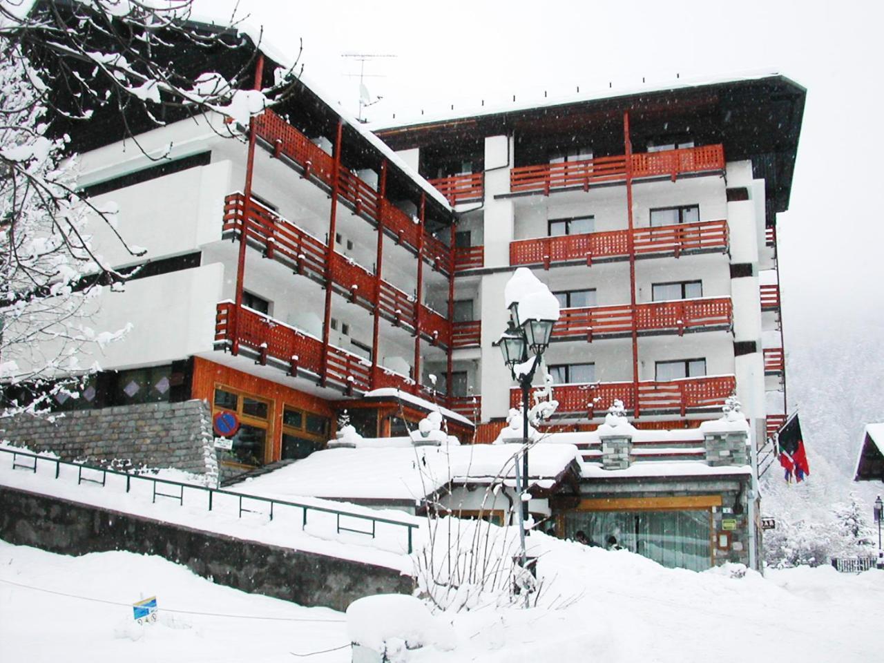 Hg Hotel Italia Brusson Dış mekan fotoğraf